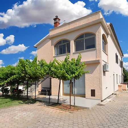 Apartments Gracijano 1724 Ližnjan Екстериор снимка