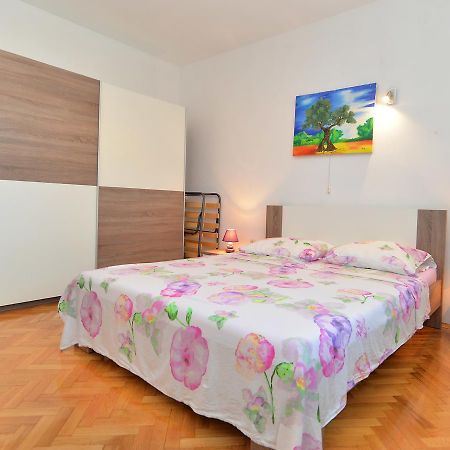 Apartments Gracijano 1724 Ližnjan Екстериор снимка