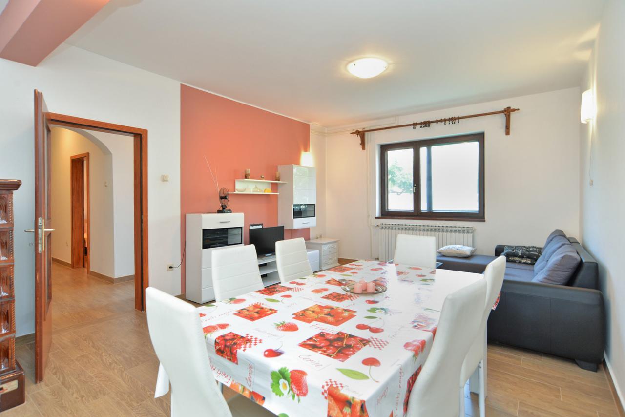 Apartments Gracijano 1724 Ližnjan Екстериор снимка