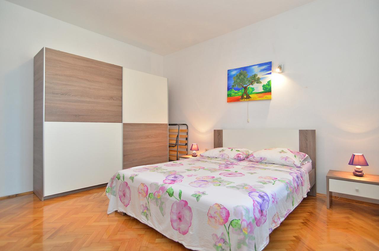 Apartments Gracijano 1724 Ližnjan Екстериор снимка