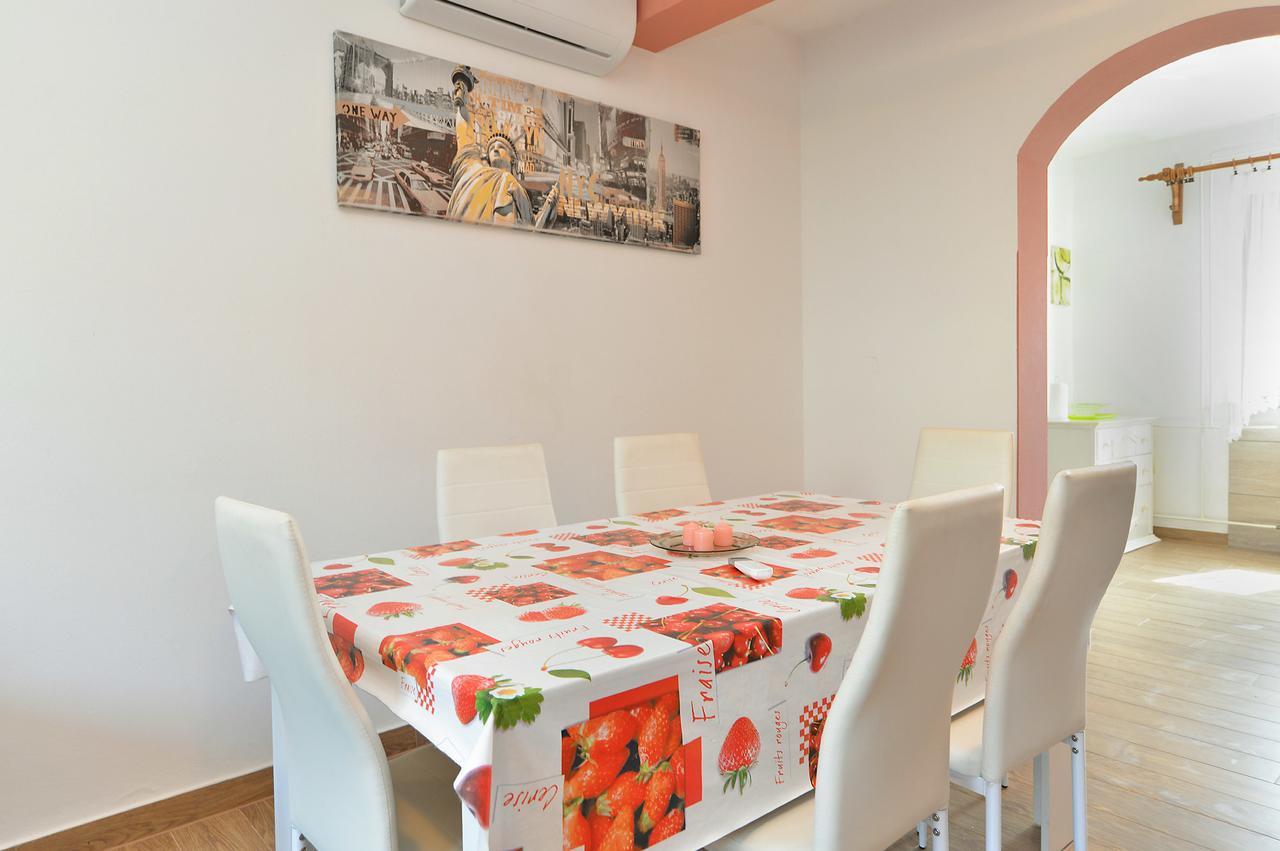 Apartments Gracijano 1724 Ližnjan Екстериор снимка