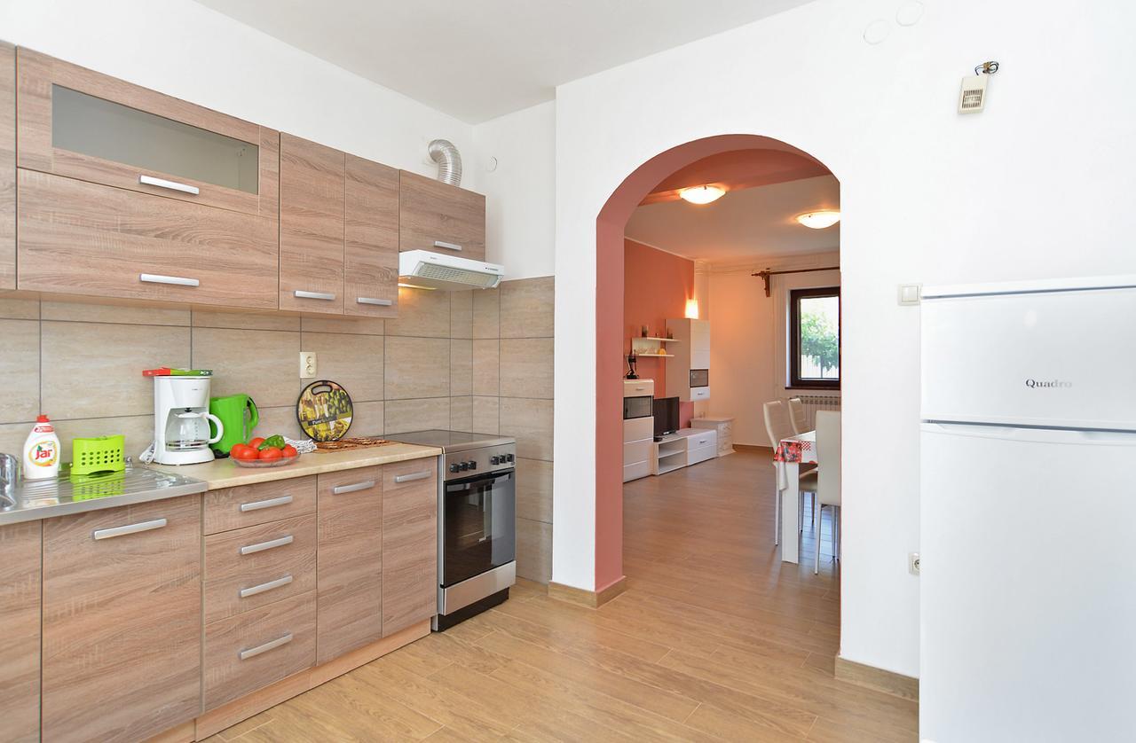 Apartments Gracijano 1724 Ližnjan Екстериор снимка