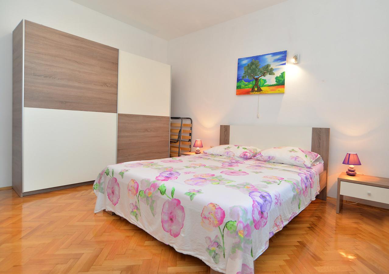 Apartments Gracijano 1724 Ližnjan Екстериор снимка