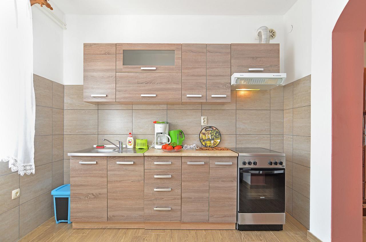 Apartments Gracijano 1724 Ližnjan Екстериор снимка