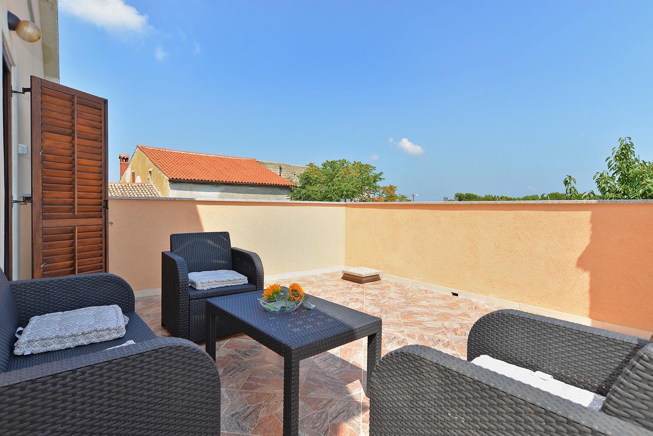 Apartments Gracijano 1724 Ližnjan Екстериор снимка