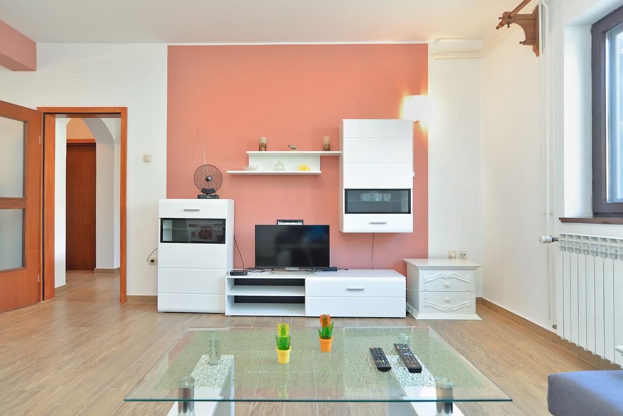 Apartments Gracijano 1724 Ližnjan Екстериор снимка