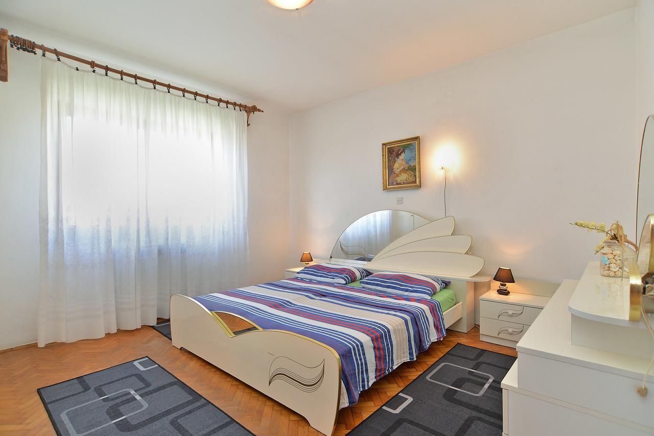 Apartments Gracijano 1724 Ližnjan Екстериор снимка