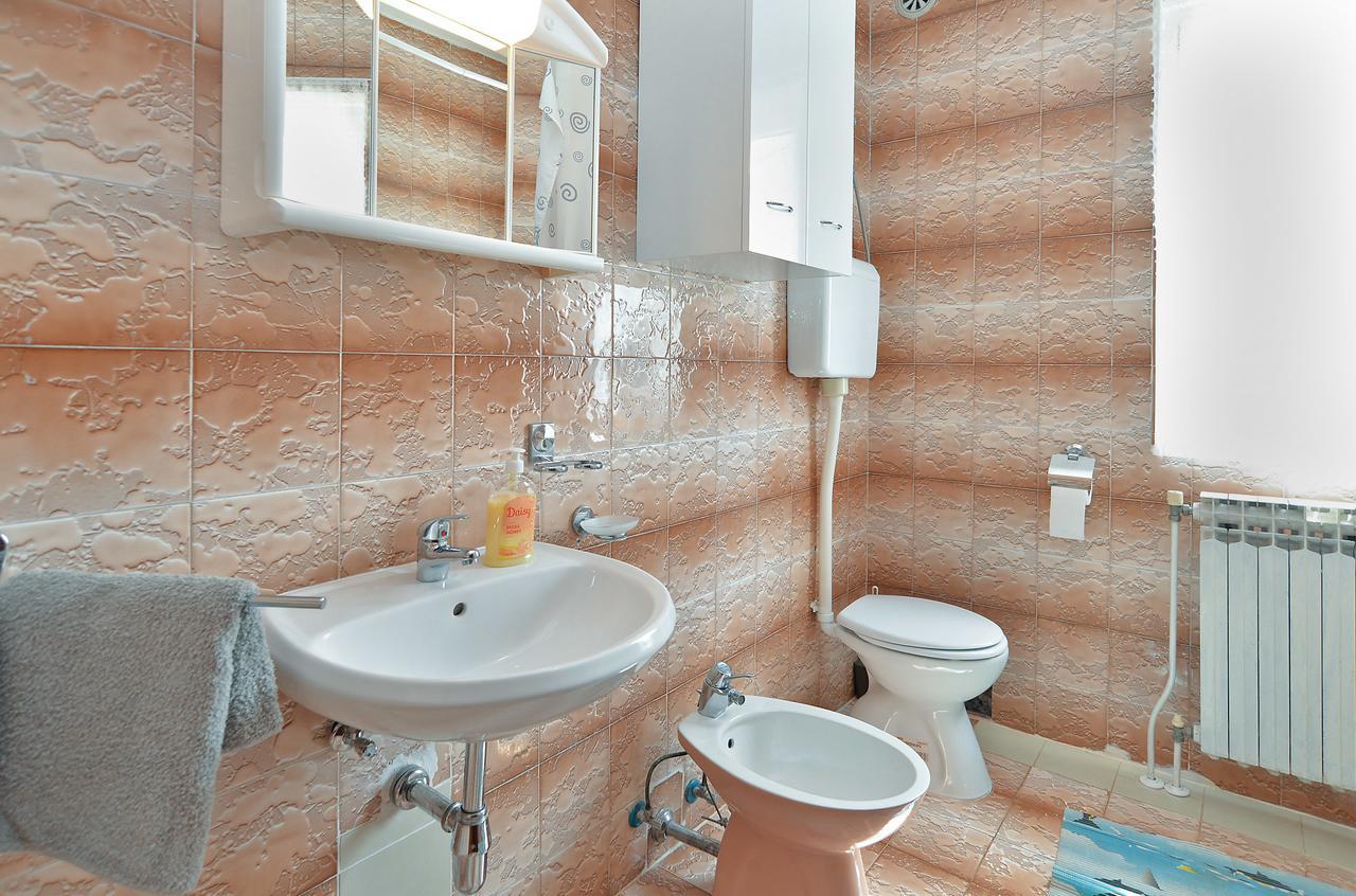 Apartments Gracijano 1724 Ližnjan Екстериор снимка
