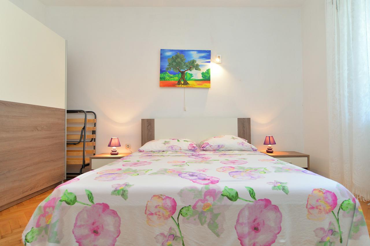 Apartments Gracijano 1724 Ližnjan Екстериор снимка