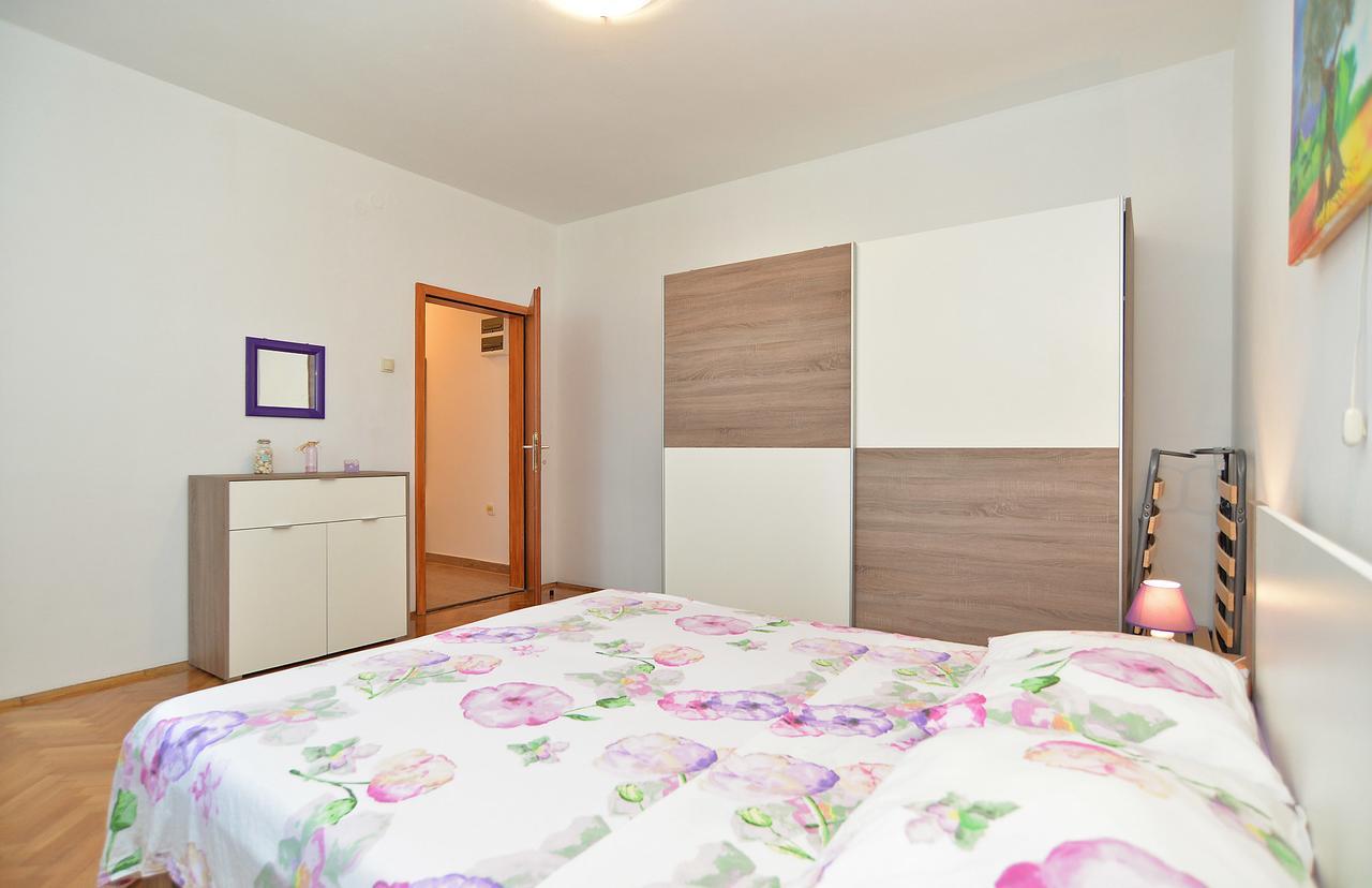 Apartments Gracijano 1724 Ližnjan Екстериор снимка