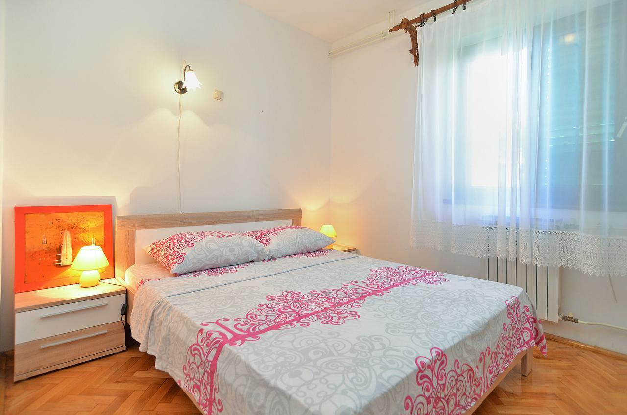 Apartments Gracijano 1724 Ližnjan Екстериор снимка