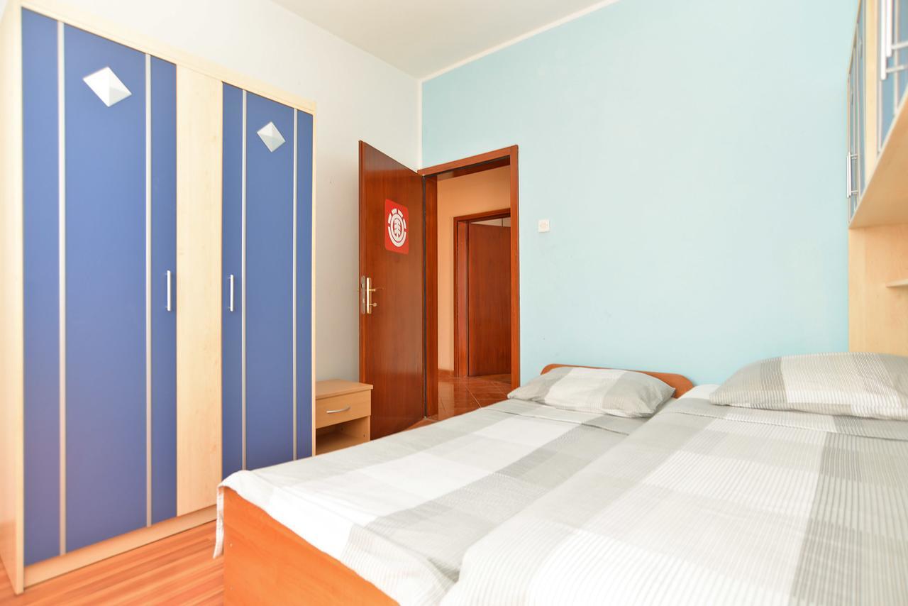 Apartments Gracijano 1724 Ližnjan Екстериор снимка