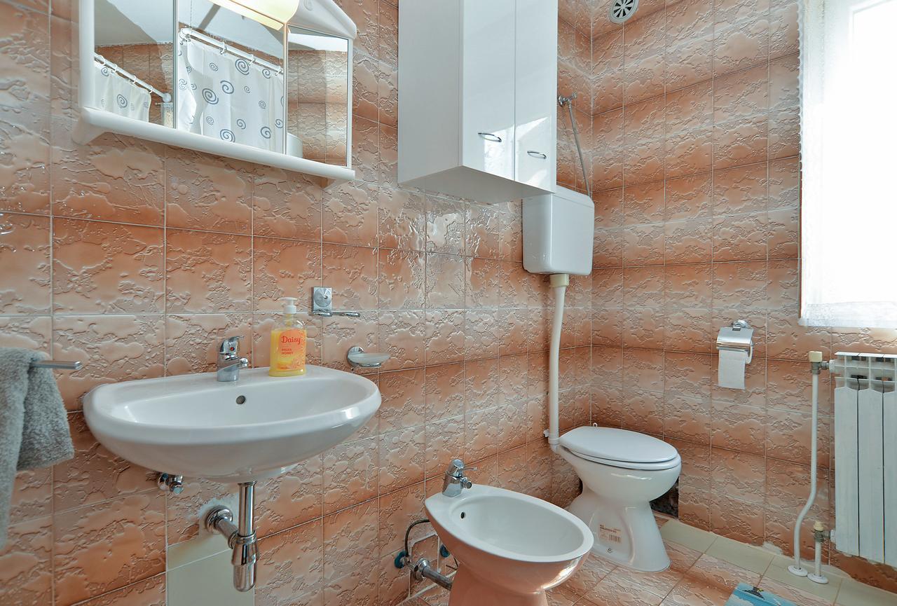 Apartments Gracijano 1724 Ližnjan Екстериор снимка
