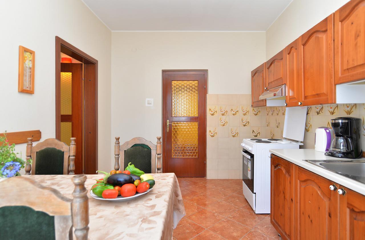 Apartments Gracijano 1724 Ližnjan Екстериор снимка
