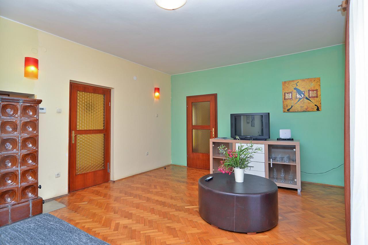 Apartments Gracijano 1724 Ližnjan Екстериор снимка
