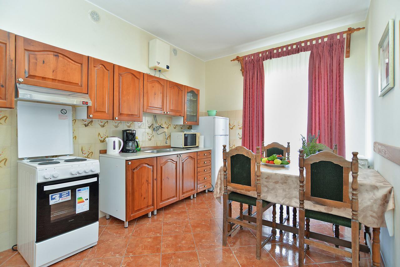 Apartments Gracijano 1724 Ližnjan Екстериор снимка