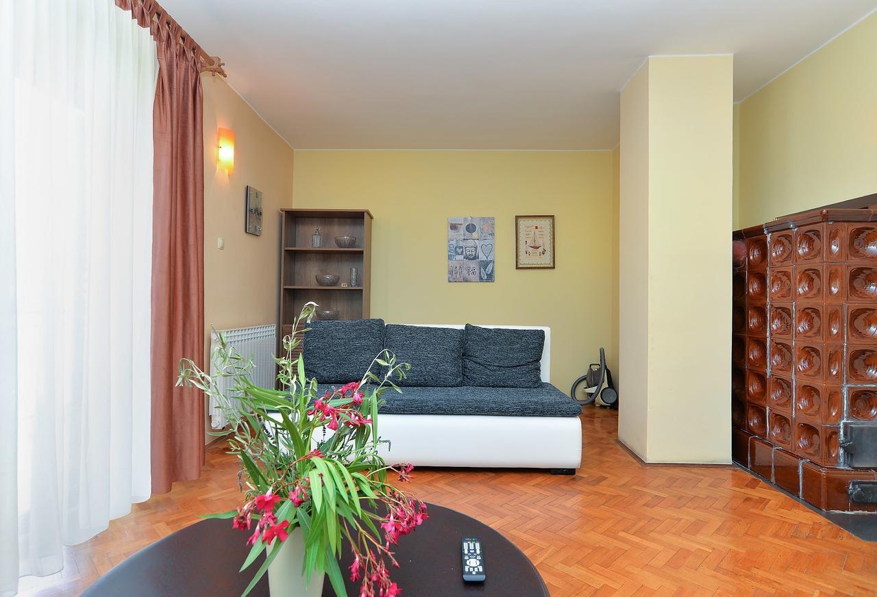 Apartments Gracijano 1724 Ližnjan Екстериор снимка